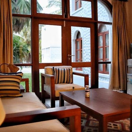 Mbili Kuwili Studio Suites Диани Бийч Екстериор снимка