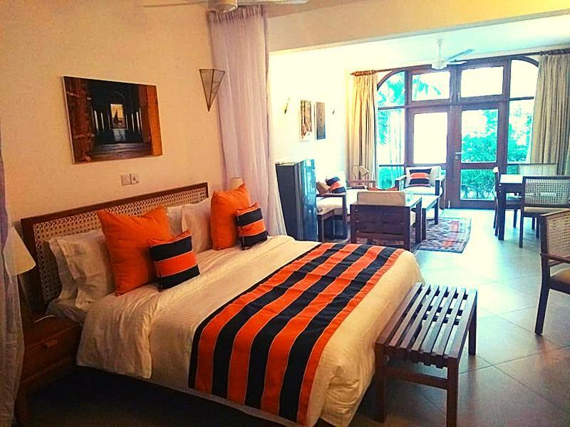 Mbili Kuwili Studio Suites Диани Бийч Екстериор снимка